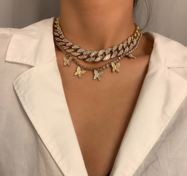 Women Alloy Jewelry New Fashion Simple Diamond Inlaid Clavicle Chain Retro Versatile Multi-layer Butterfly Pendant Necklace